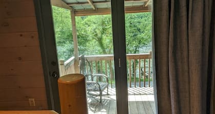 Riverfront Cabin Inside New River Gorge National Park & Preserve w/h New Manager