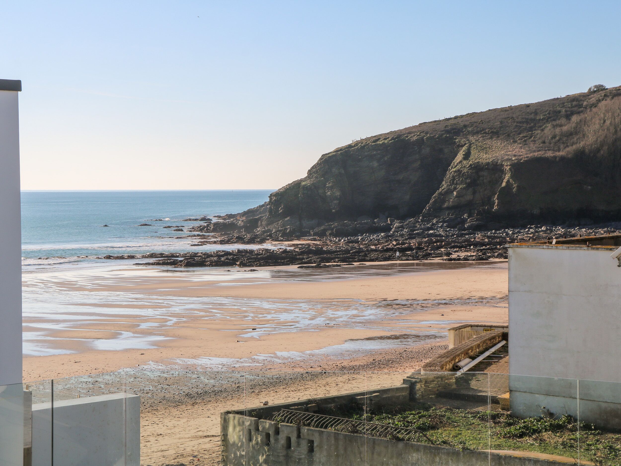 بالقرب من الشاطئ