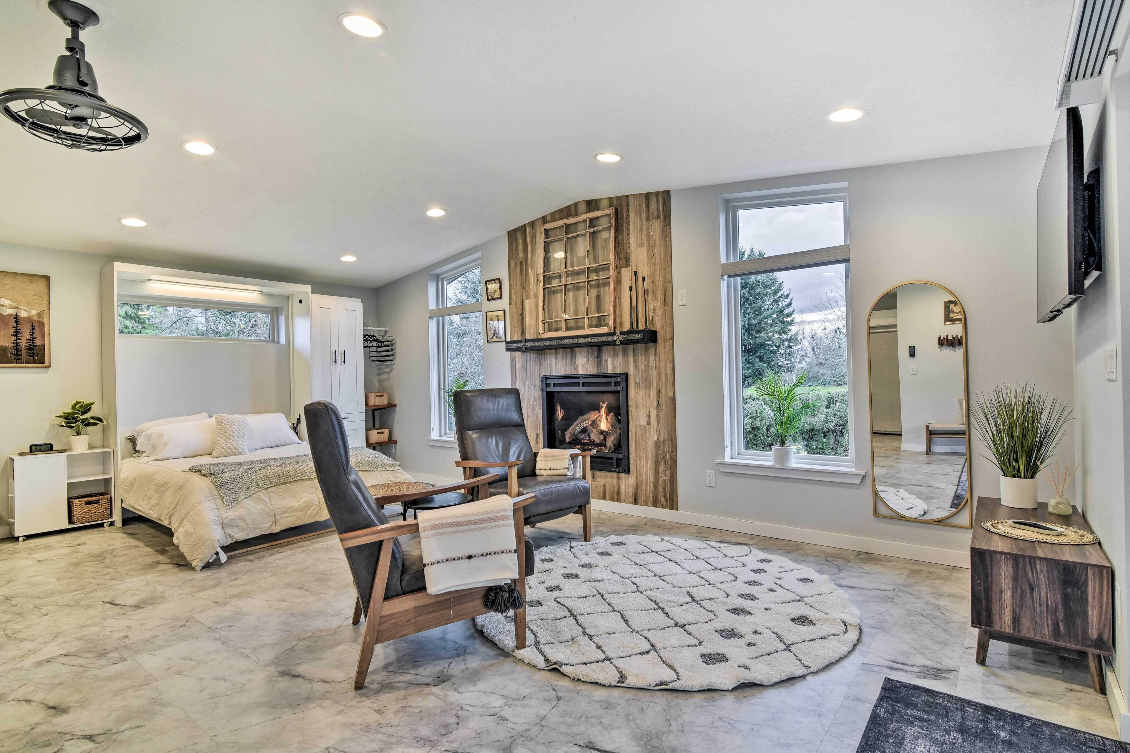 Modern Aurora Studio w/ Private Patio