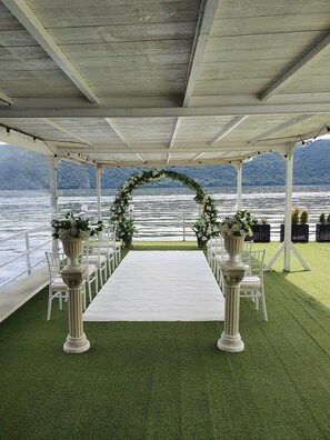 Terrace/patio - PENSIUNEA SUNSHINE (Eselnita)