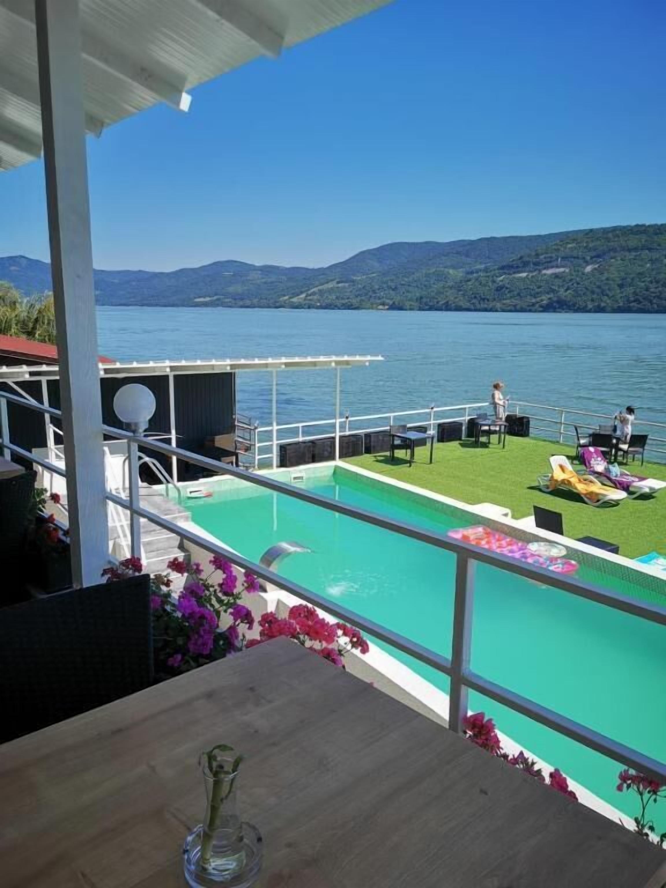 المنطقة المحيطة بالمنشأة