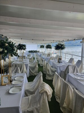 Restaurant - PENSIUNEA SUNSHINE (Eselnita)