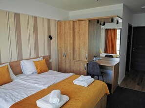Panoramic-Doppelzimmer, Seeblick | Bettwäsche aus ägyptischer Baumwolle, hochwertige Bettwaren