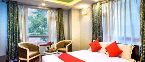 Deluxe Double or Twin Room | Desk, laptop workspace, iron/ironing board, free WiFi