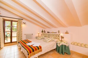 2 habitaciones, tabla de planchar con plancha y wifi gratis 