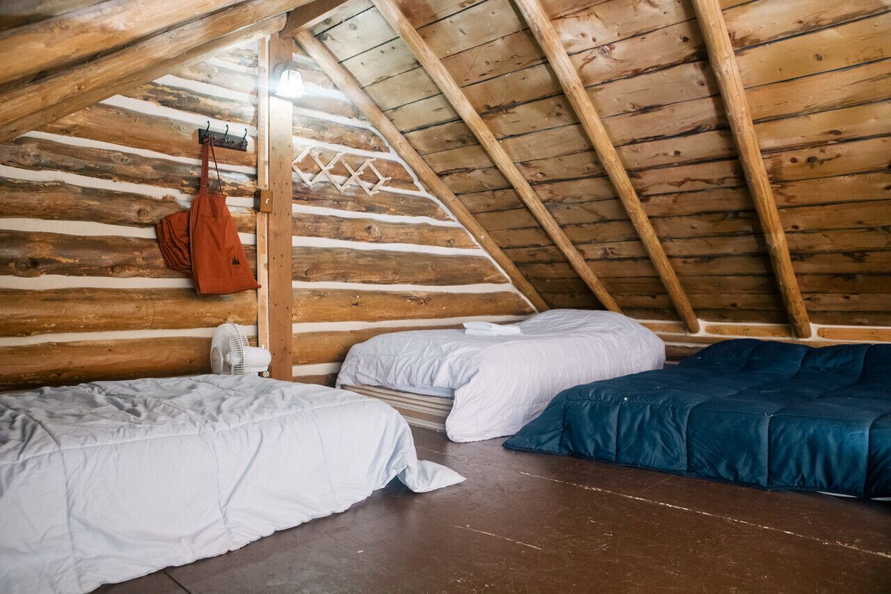 5 Schlafzimmer, Schreibtisch, Bügeleisen/Bügelbrett, Reisekinderbett