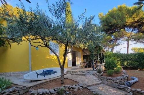 Quaint Hvar Beach house on the Sea in Jelsa