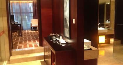 Kingdom Rich Hotel