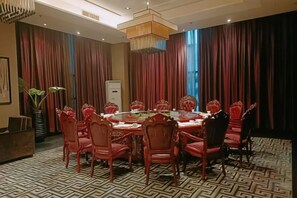 Unclassified image, 3 of 32, button - Kingdom Rich Hotel (Fuping)