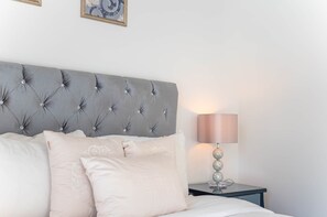 1 bedroom, desk, iron/ironing board, WiFi