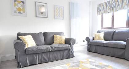 The Osprey - Comfortable 3-Bedroom Stay for Business or Leisure