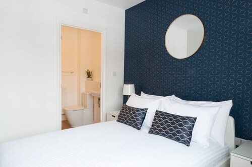 Entire property with 4 bedrooms in the Peak District - Lysander House