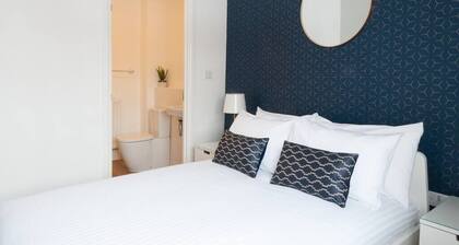 Entire property with 4 bedrooms in the Peak District - Lysander House