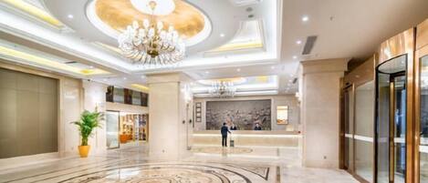 المنشأة من الداخل