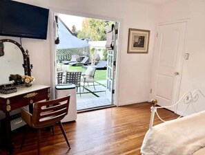 2 bedrooms, desk, iron/ironing board, free WiFi