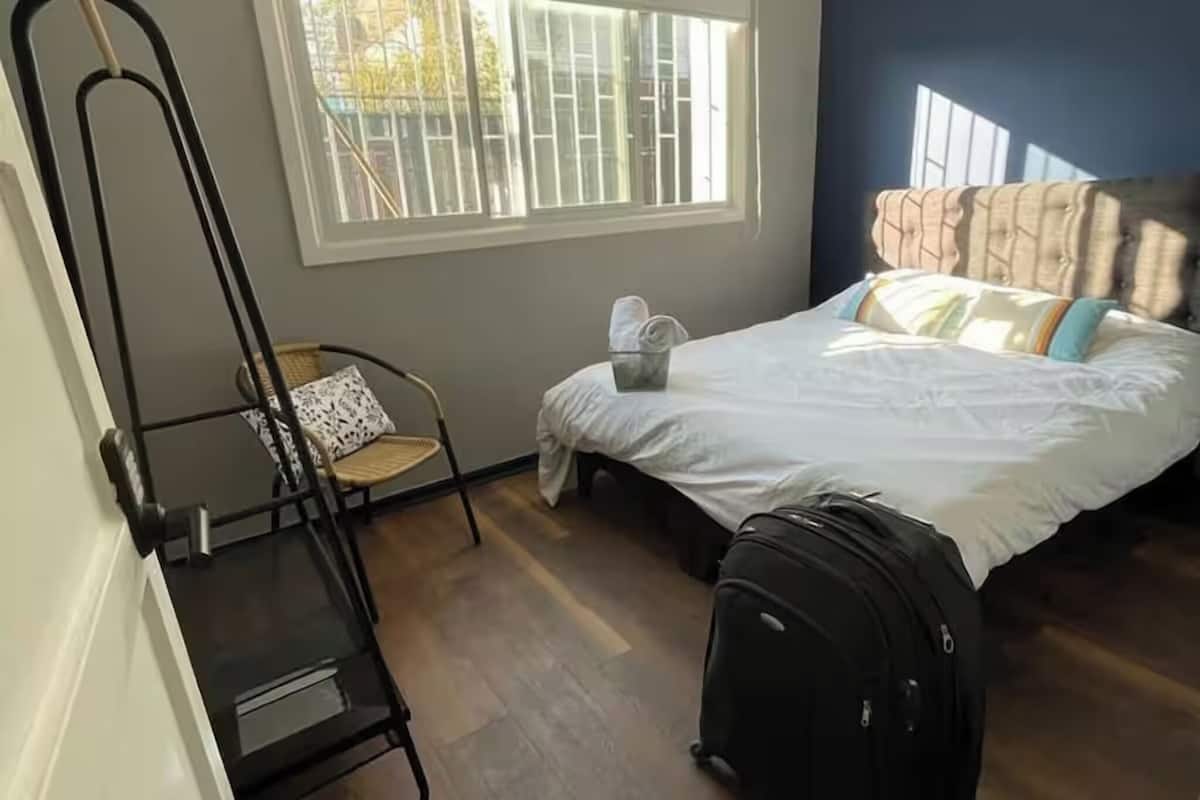 Chambres insonorisées, fer et planche à repasser, Wi-Fi gratuit