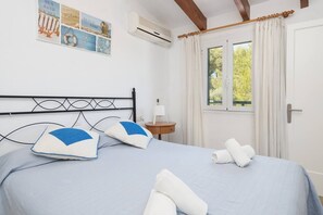5 bedrooms, in-room safe, iron/ironing board, travel crib - Villa Volentina, private pool, pool table, free WiFi (Puerto de Pollensa)