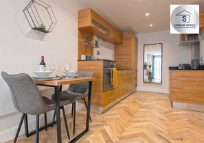 Dining - ✪Leisure Stay✪Relocation or Business stay✪1bed (Leeds)