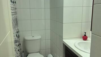 Sky Rousse | Baño
