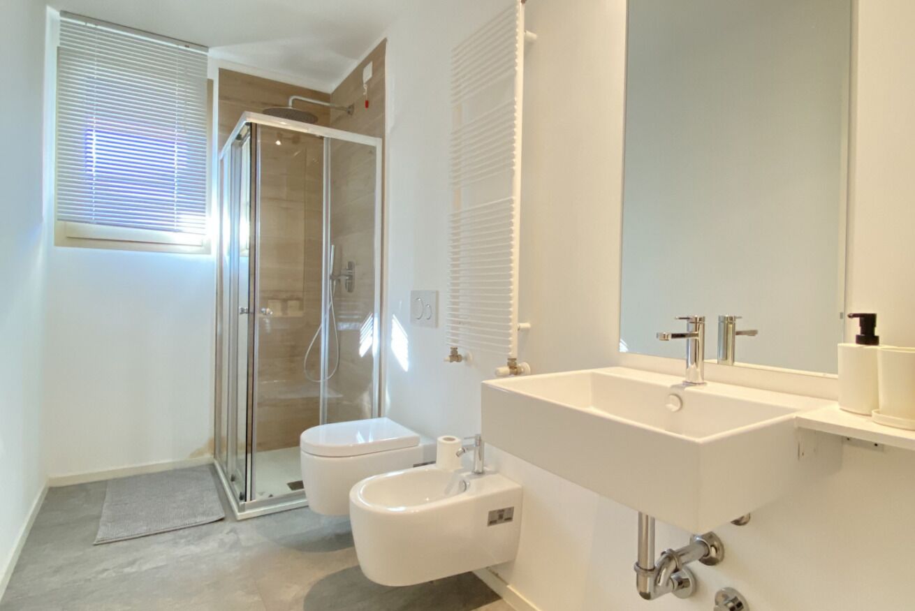 Doccia, asciugacapelli, bidet, asciugamani