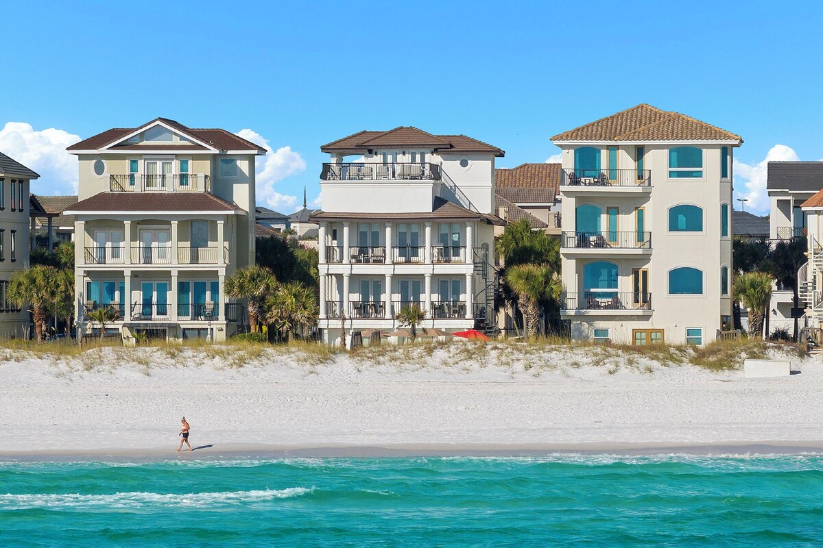 Villa Vittoria - Gulf Front, Private Pool, Pet Friendly, Free Beach Service!