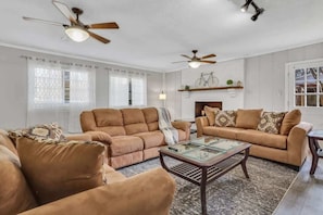 TV, fireplace, offices