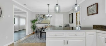 Enjoy Savannah 4BR w/King Bed