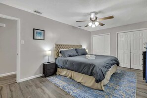 4 bedrooms, WiFi, bed sheets