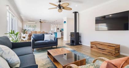 Azzure on Waterville Close to central Dunsborough