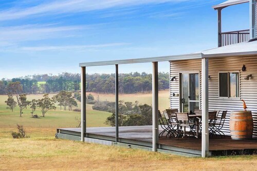 Margaret River Farmhouse - enjoy bushland escape