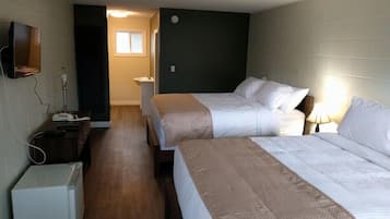 Room, 1 Queen Bed | Free WiFi, bed sheets