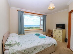 Cottage | 4 bedrooms, individually decorated, individually furnished, free WiFi