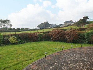 Property grounds - Cwm Eilir (Criccieth)