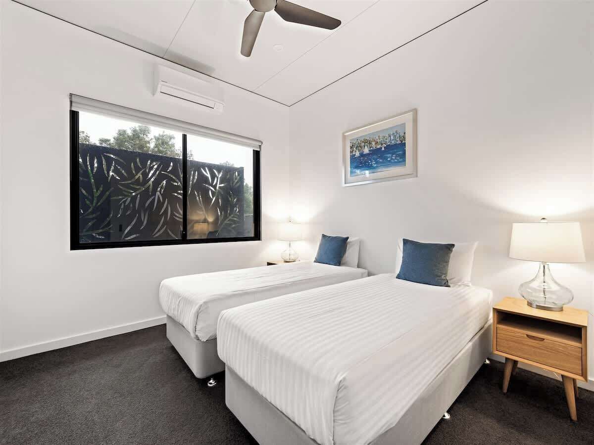 4 bedrooms, iron/ironing board, WiFi