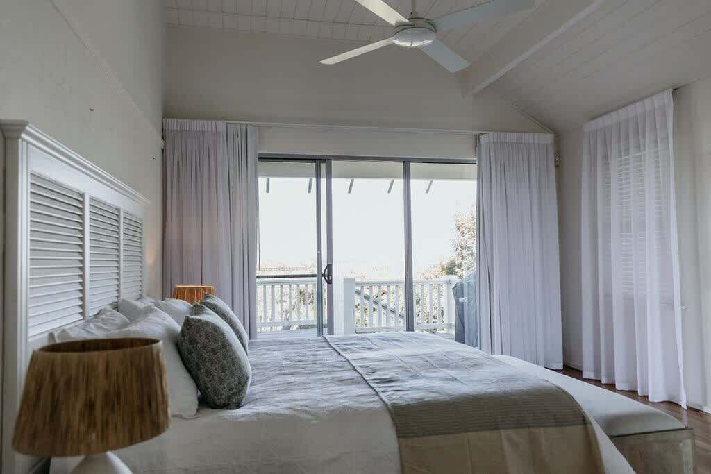 3 bedrooms, travel cot, WiFi, bed sheets