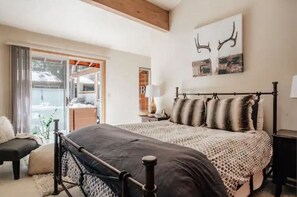 5 bedrooms, desk, iron/ironing board, free WiFi