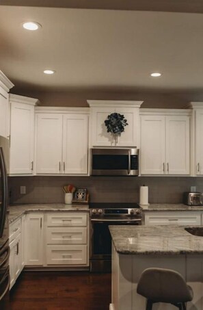 Private kitchen - Perfect golf getaway - quick drive to all courses (Pinehurst)