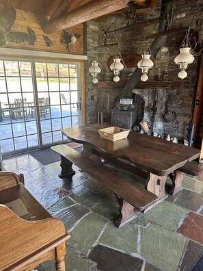Dining - Beautiful cabin in the woods close to skiing, hiking and shopping with hot tub. (Austerlitz)