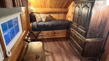 4 bedrooms, iron/ironing board, travel crib, WiFi