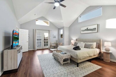 Luxurious 6BR/3.5 Wifi And Pool