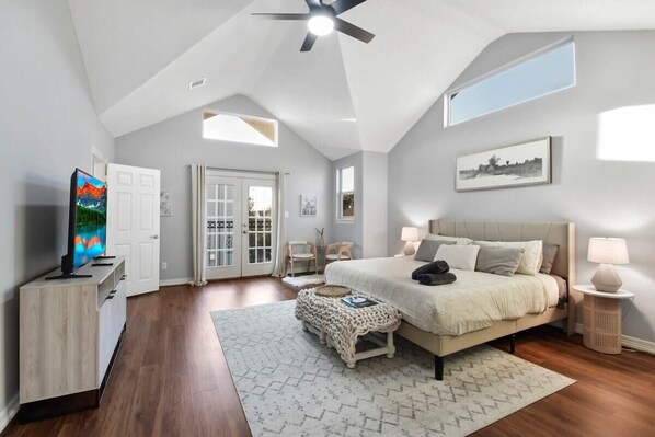 6 habitaciones, tabla de planchar con plancha, cuna de viaje y wifi 