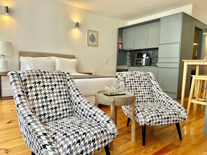Studio, Balcony | Living area | Flat-screen TV - YOUROPO - Stories (Porto)