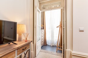 Classic Studio | Wardrobe - YOUROPO - Stories (Porto)