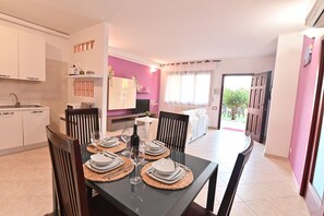 Basic Apartment | Private kitchen | Full-size fridge, microwave, oven, stovetop - IzzHome Njoy (Pula)