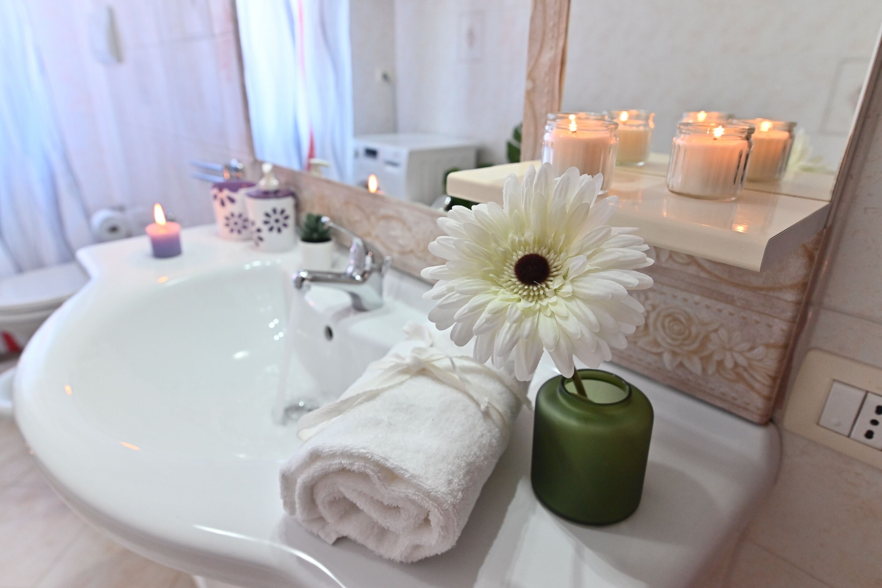 Basic Apartment | Bathroom | Combined shower/tub, hydromassage showerhead, hair dryer, bidet