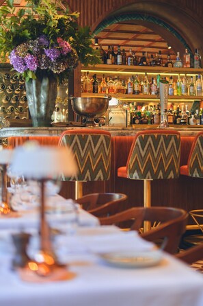 供應早餐、午餐和晚餐，義大利料理