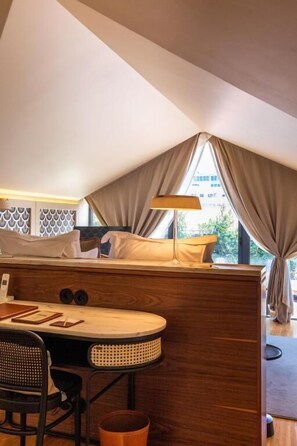 Estudi en suite superior | Interior