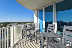 Property grounds - 11th Floor and Fully Updated! Beautiful Views at The Palms of Destin! (Destin)