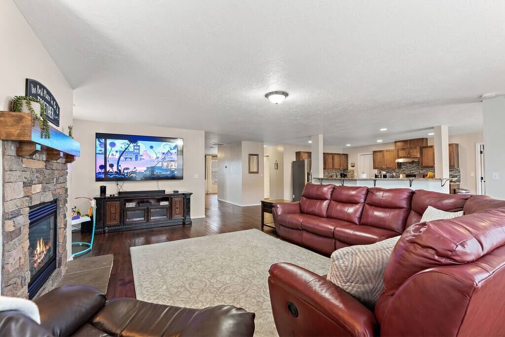 4500sqft Boise Home| 9 Beds & Dual Master| 85" TV