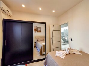 3 makuuhuonetta, työpöytä, silitysrauta/-lauta, ilmainen Wi-Fi